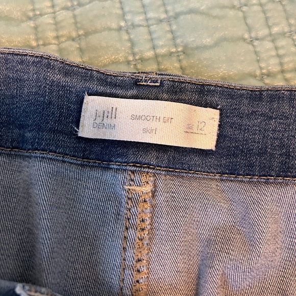 J.Jill Smooth Fit Denim Skirt, size 12 - Picture 4 of 5